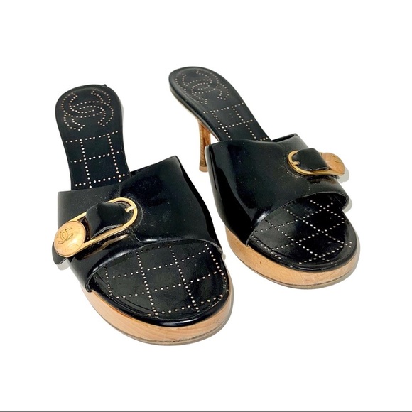 Chanel slides black patent with wood heels and button decor size 39 1/2 - Picture 4 of 6